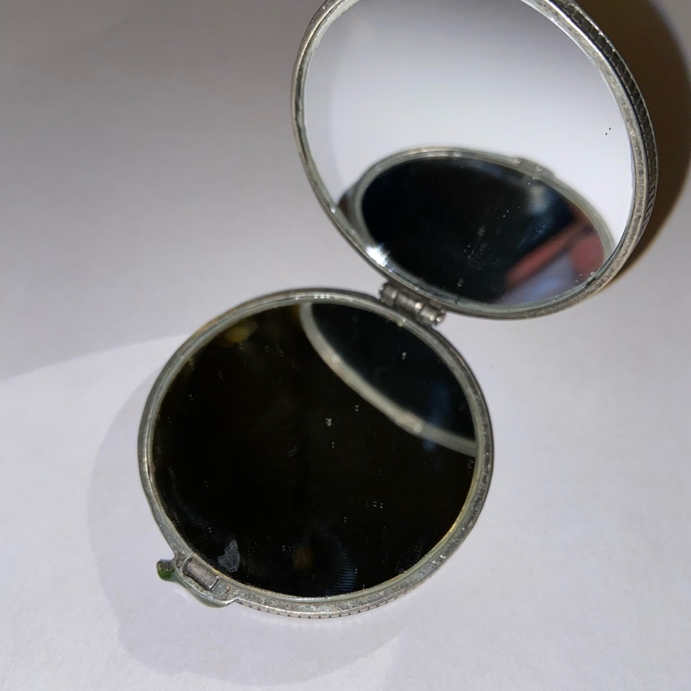 Handheld Mirror - Picture 2 of 2